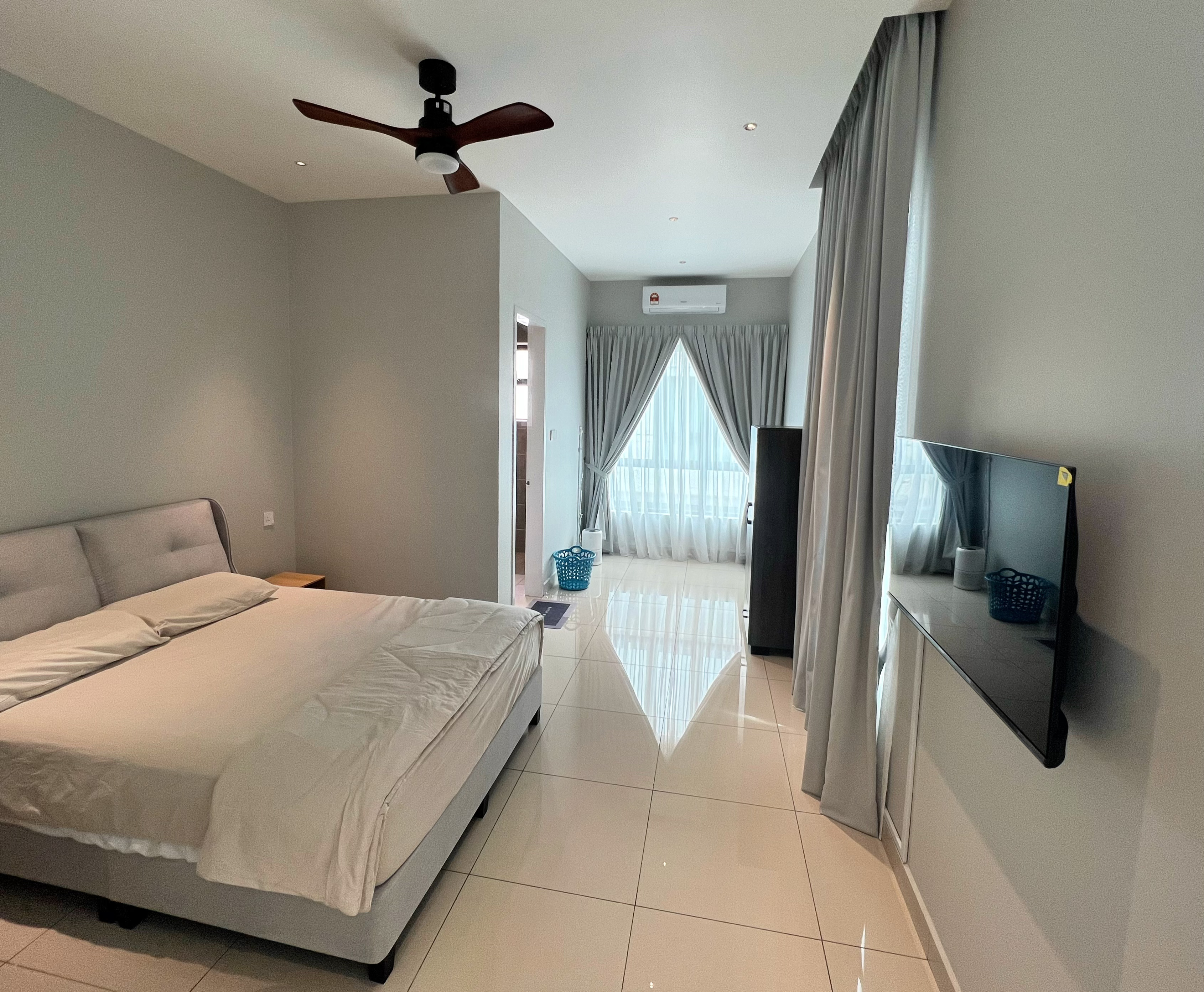Small Room Thumbnail 3